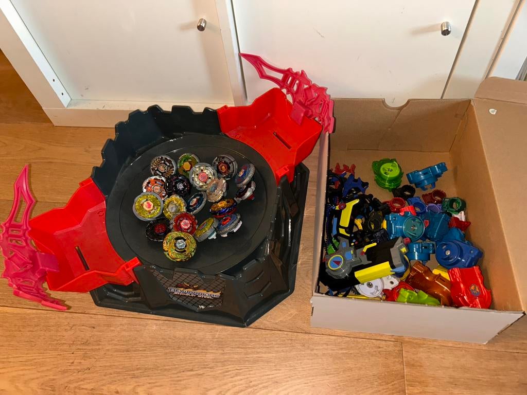 17 Beyblades metal fusion, Ophalen of Verzenden, Gebruikt