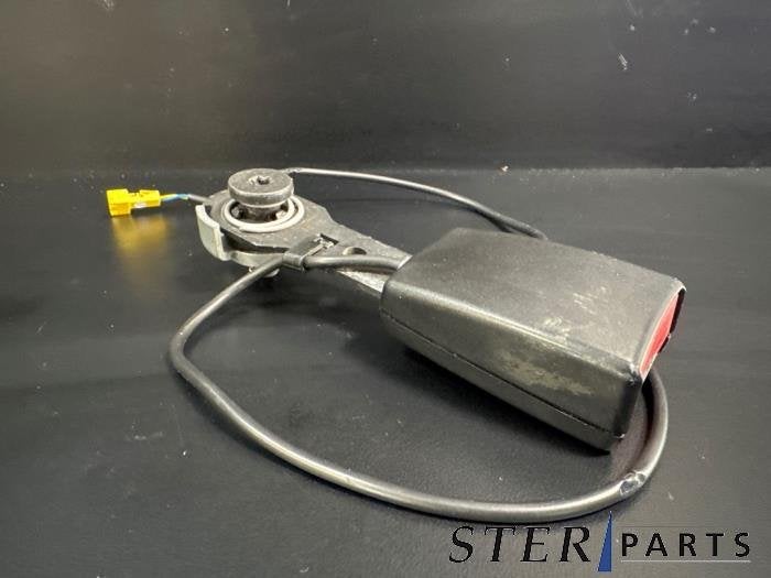 Insertion ceinture de sécurité avant gauche d'un Mercedes, Autos : Pièces & Accessoires, 3 mois de garantie, Utilisé, -, -
