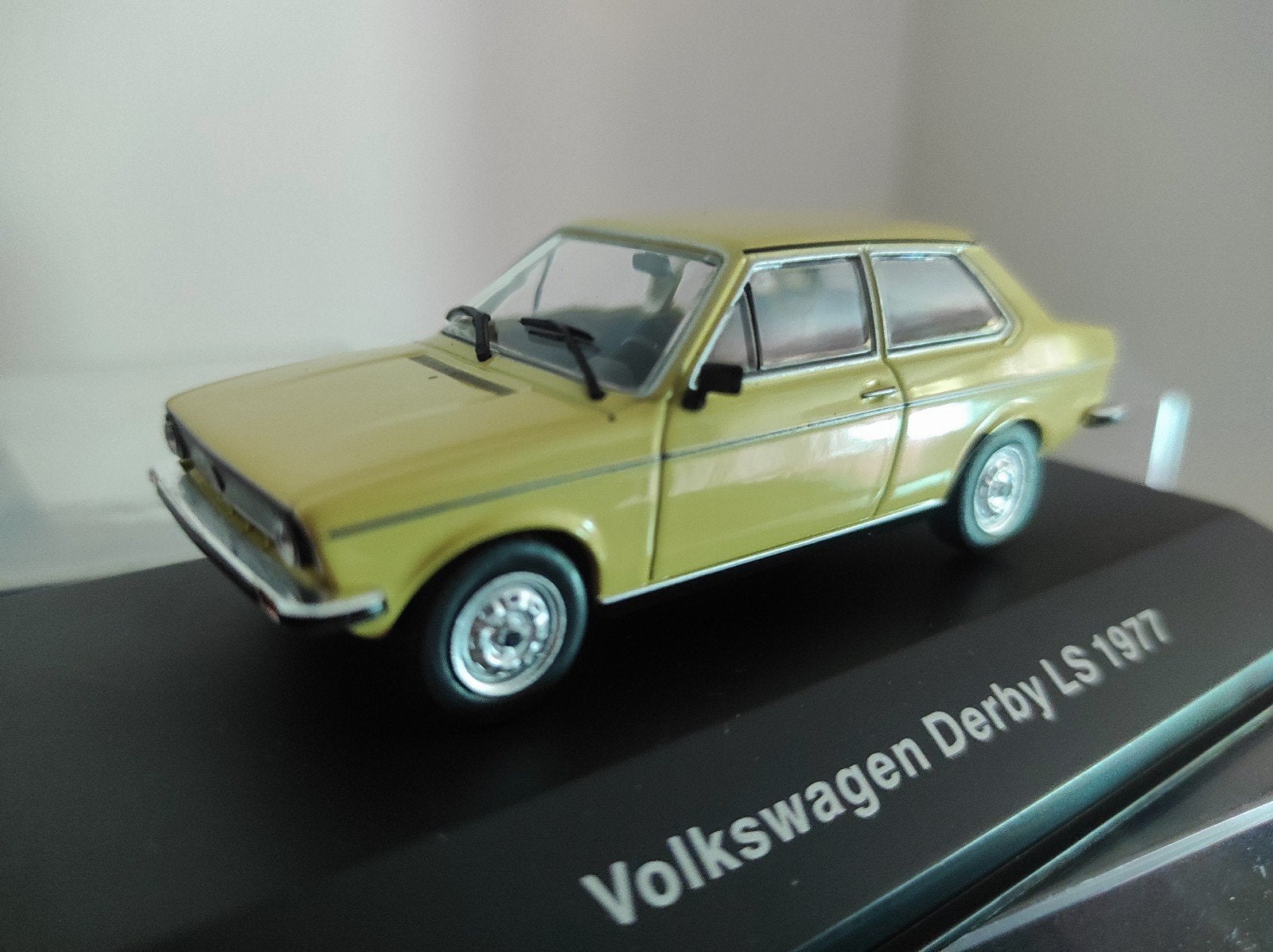 Volkswagen Derby LX 1977 1:43 en vitrine, Enlèvement ou Envoi