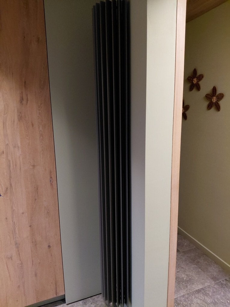Radiator Iguana Arco, Doe-het-zelf en Bouw, Ophalen, Radiator, Minder dan 60 cm, Zo goed als nieuw