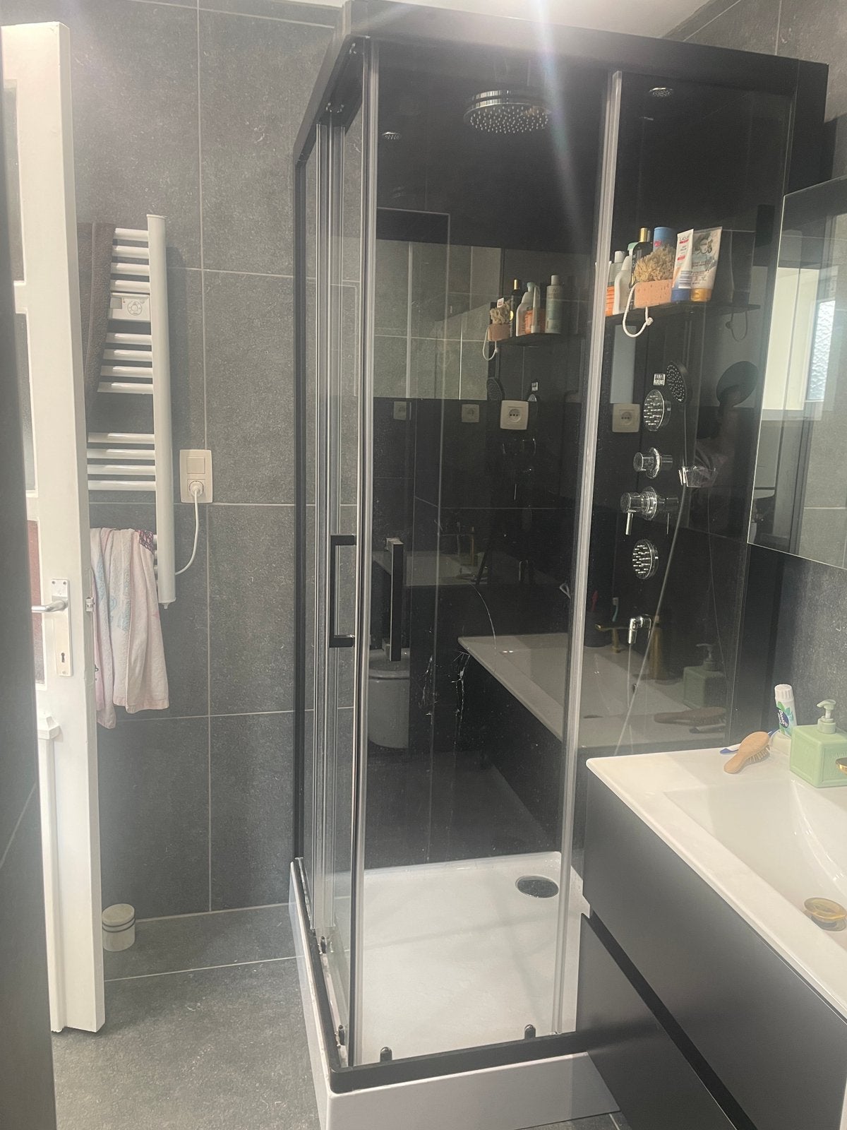 Douchecabine 1 maand in gebruik geweest, Huis en Inrichting, Badkamer | Complete badkamers, Ophalen, Zo goed als nieuw