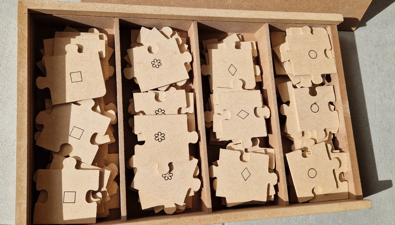 Houten box met 4 houten puzzels, Kinderen en Baby's, Ophalen, 2 tot 4 jaar, 10 tot 50 stukjes, Nieuw