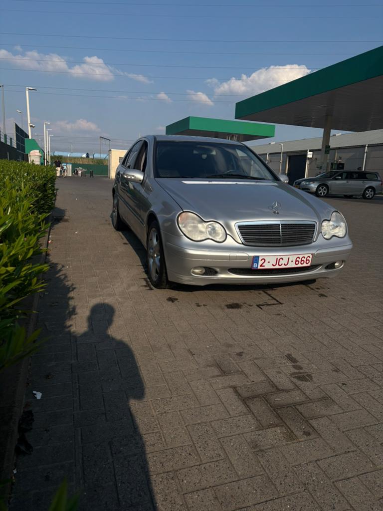 C180 automaat 157.850 km, Automaat, 4 deurs, 207 g/km, 4 cilinders