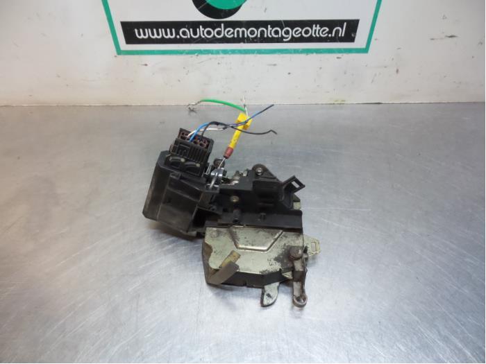 Deurslot Mechaniek 4Deurs rechts-voor van een BMW 5-Serie (5, Auto-onderdelen, Gebruikt, -, -, Ophalen of Verzenden