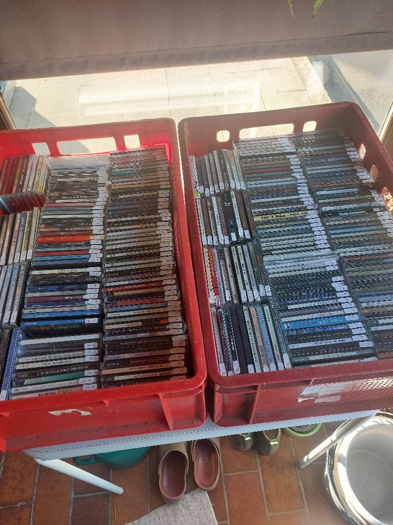 300 CD, Comme neuf, Enlèvement, Single, Autres genres