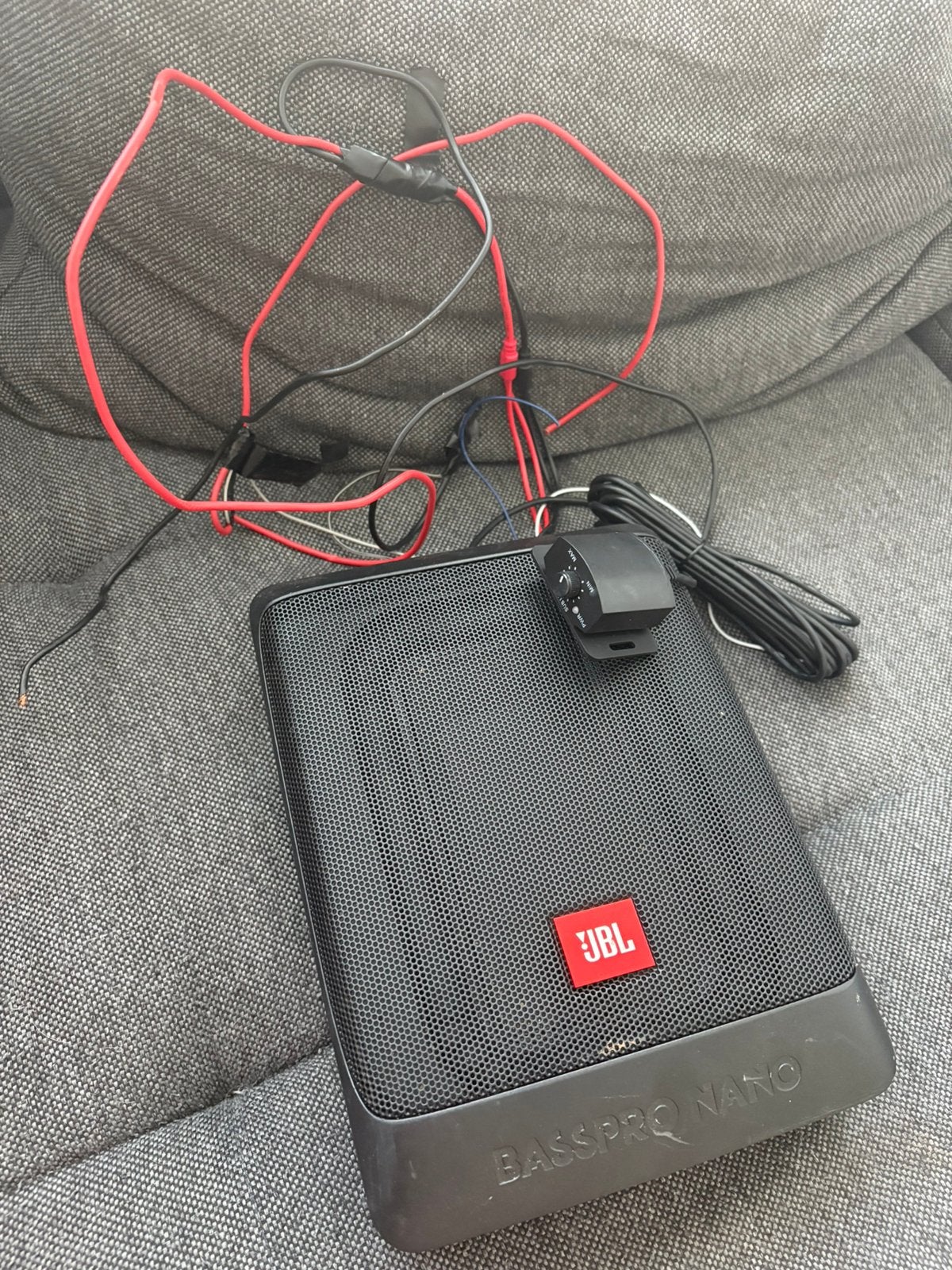 Te koop: JBL BassPro Nano actieve subwoofer voor de auto., Ophalen, Zo goed als nieuw