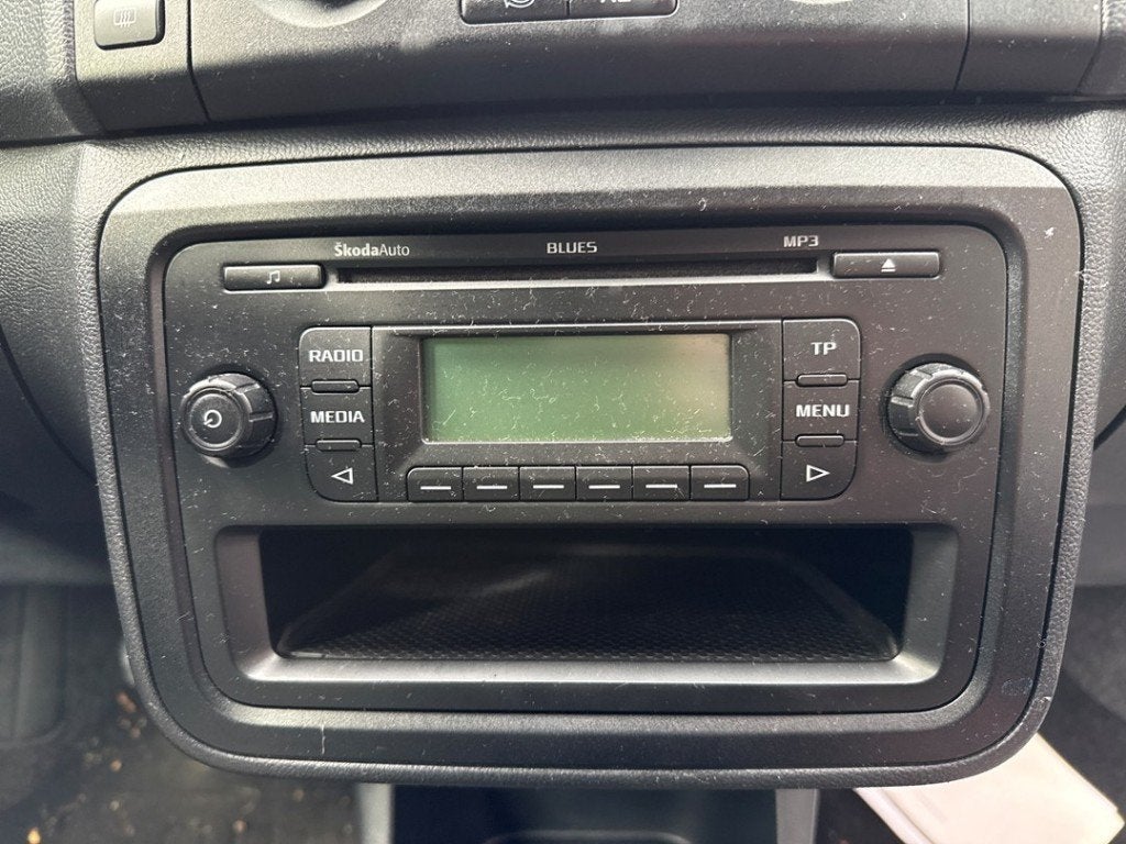 RADIO Skoda Fabia II (5J) (01-2006/12-2014), Utilisé, Info@skoda-auto.de, Skoda, Max-Planck-Straße  3-5
64331  Weiterstadt, DE