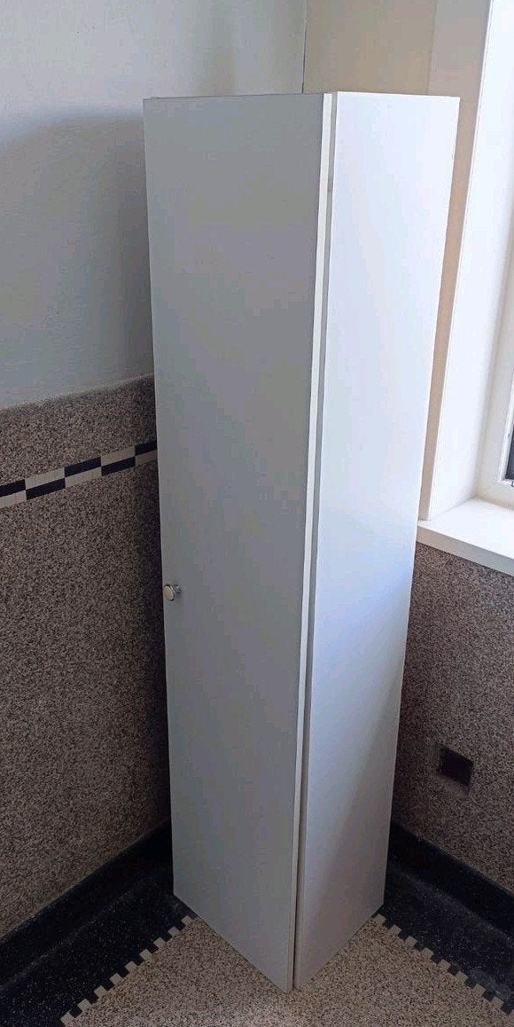 Meuble colonne de salle de bain à suspendre, Enlèvement