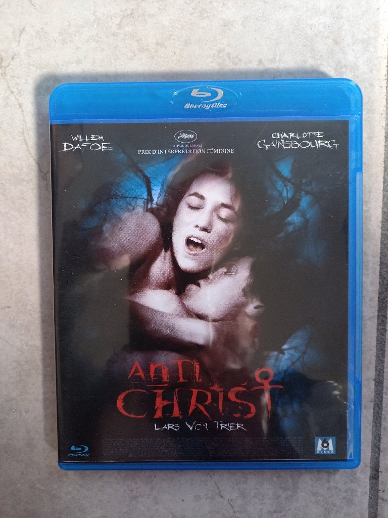 blu ray antichrist ( charlotte Gainsbourg ) état neuf, CD & DVD, Blu-ray, Avec suppléments, Enlèvement ou Envoi, Drame, Film