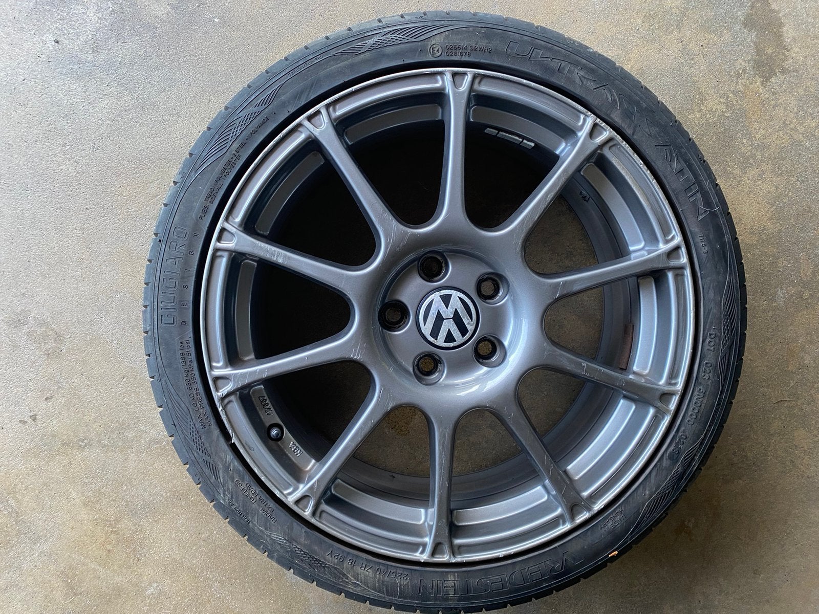 4 jantes 18 pouces d’origine Volkswagen avec pneus, Enlèvement