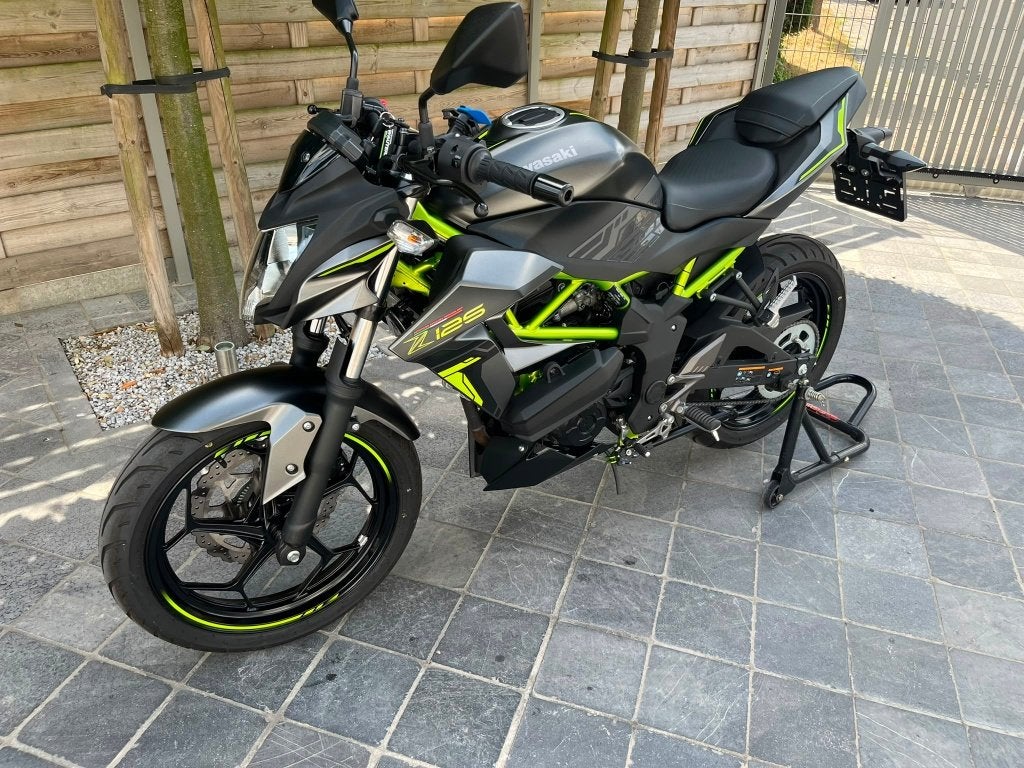 kawasaki z-125 r**1015KM!**3/2025 *LeoVince carbon uitlaat*, ABS, Entreprise, Permis Moto A1 minimum, Neuf