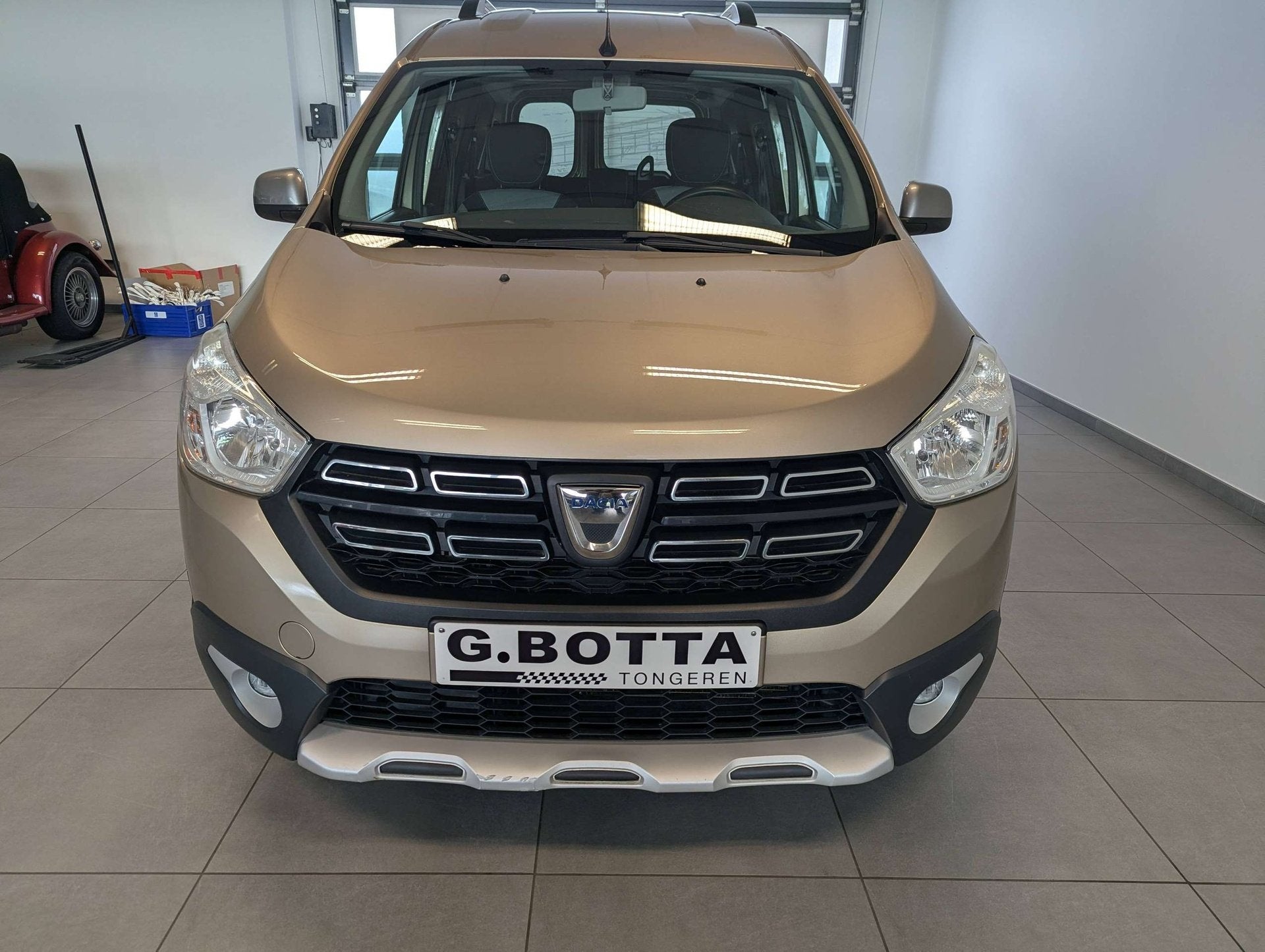 Dacia Dokker Stepway Tce 130 pk, Voorwielaandrijving, Dealer onderhouden, Stof, Gebruikt