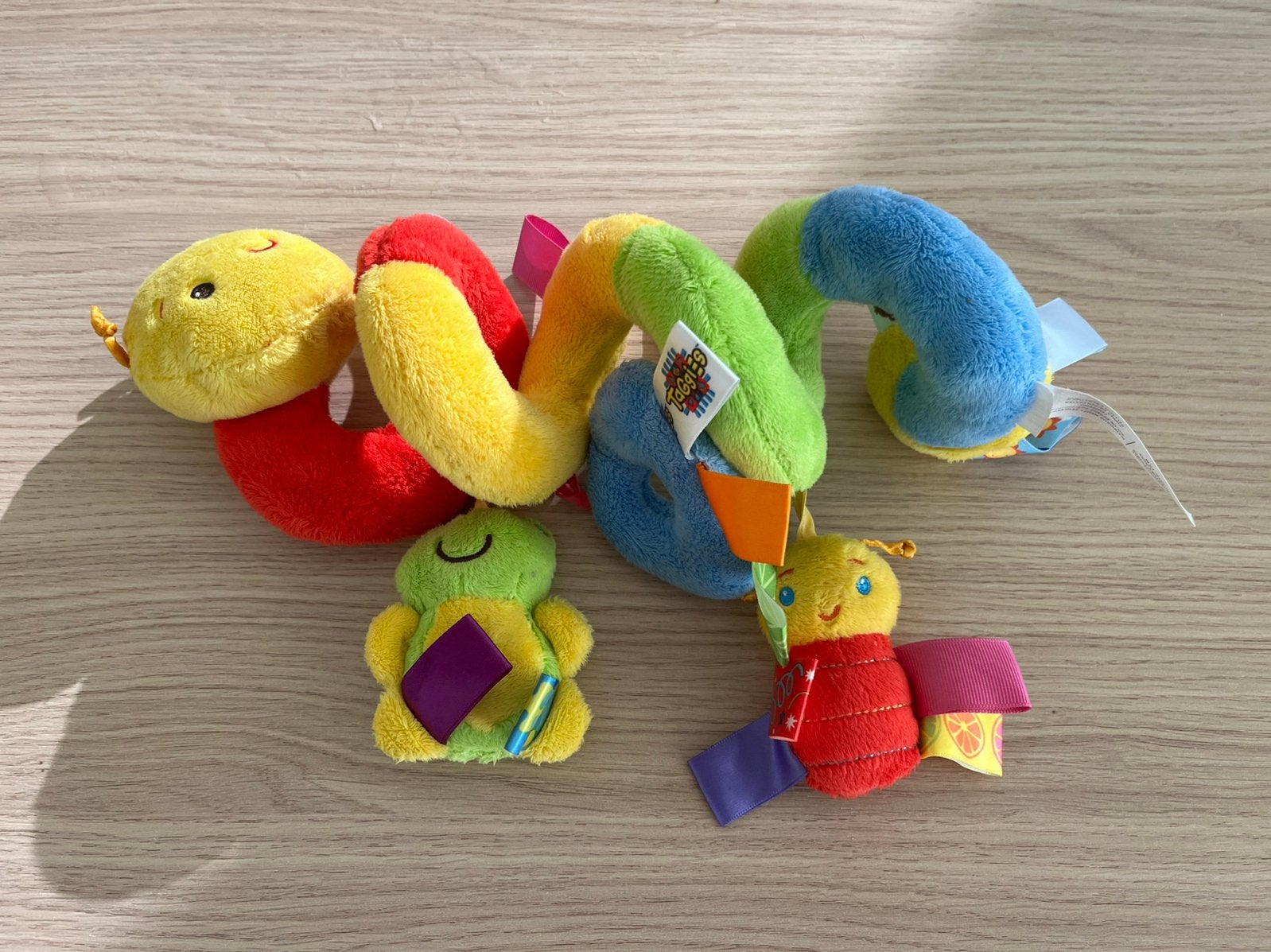 Kleurrijke activiteitenspiraal voor baby, Enlèvement ou Envoi, Comme neuf, Hochet