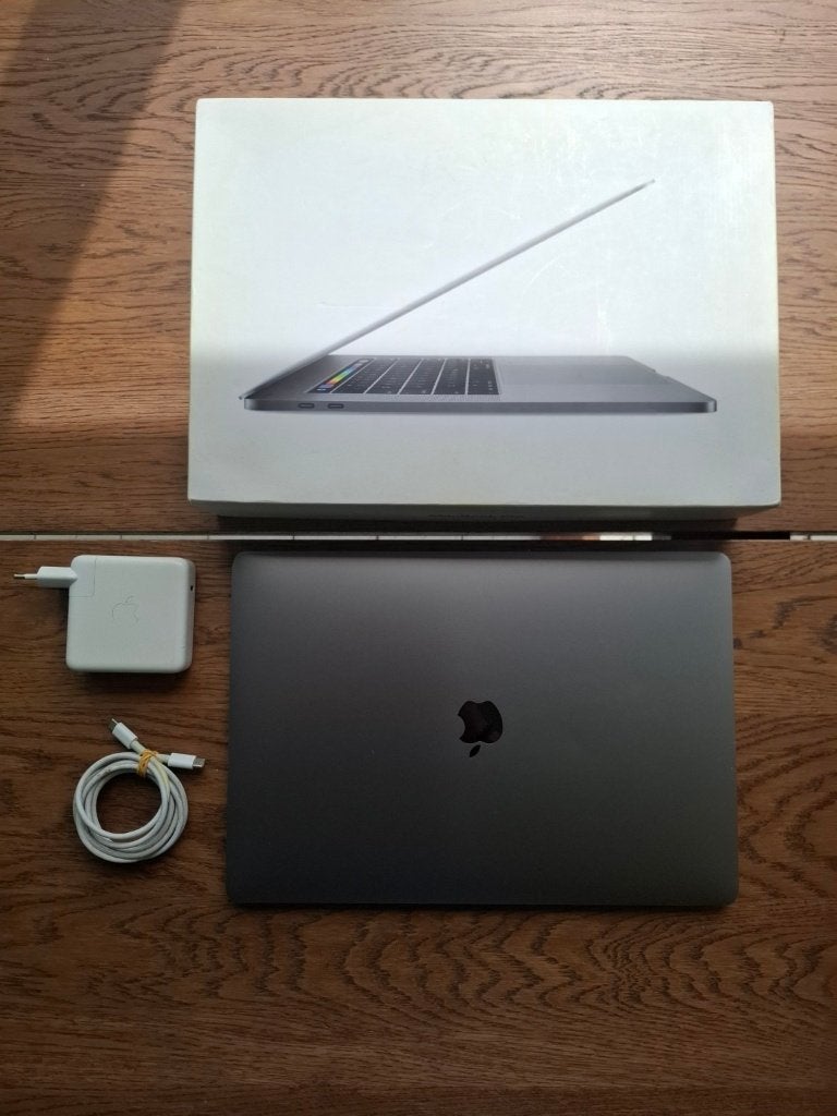 MacBook Pro 15" Touch Bar (2017) – pour réparation ou pièces, 256 GB, Ne fonctionne pas, Azerty, Inconnu