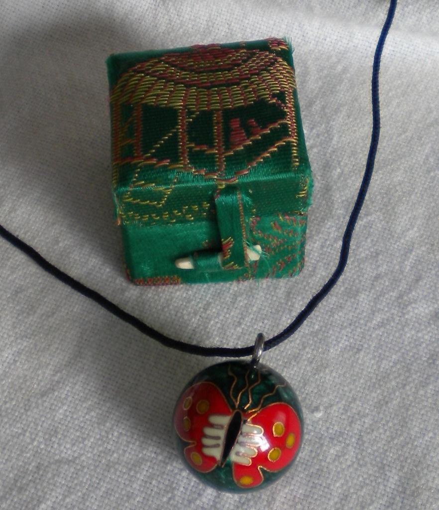 Chinese cloisonné BOL met zijn originele Chinese doosje, Ophalen of Verzenden, Nieuw, Dame