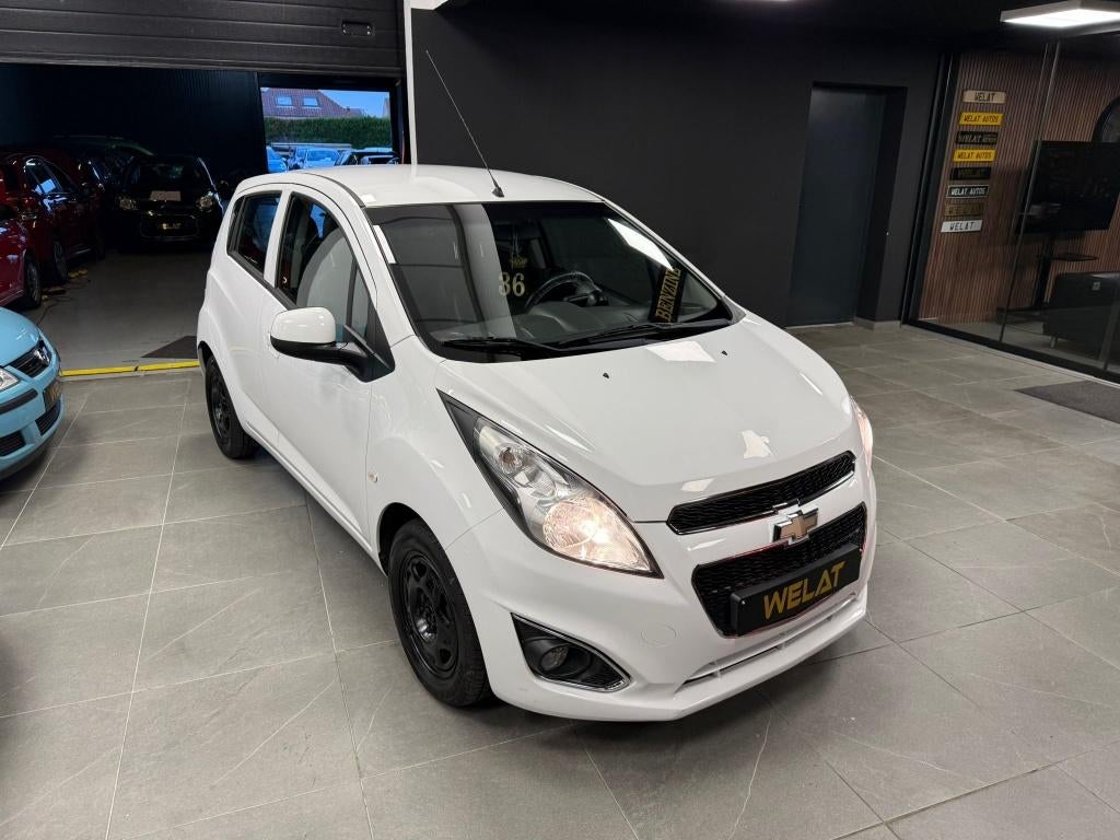 CHEVROLET SPARK 2014 BENZINE /AIRCO /TOP STAAT, Auto's, Chevrolet, Bluetooth, Euro 5, Zwart, Wit