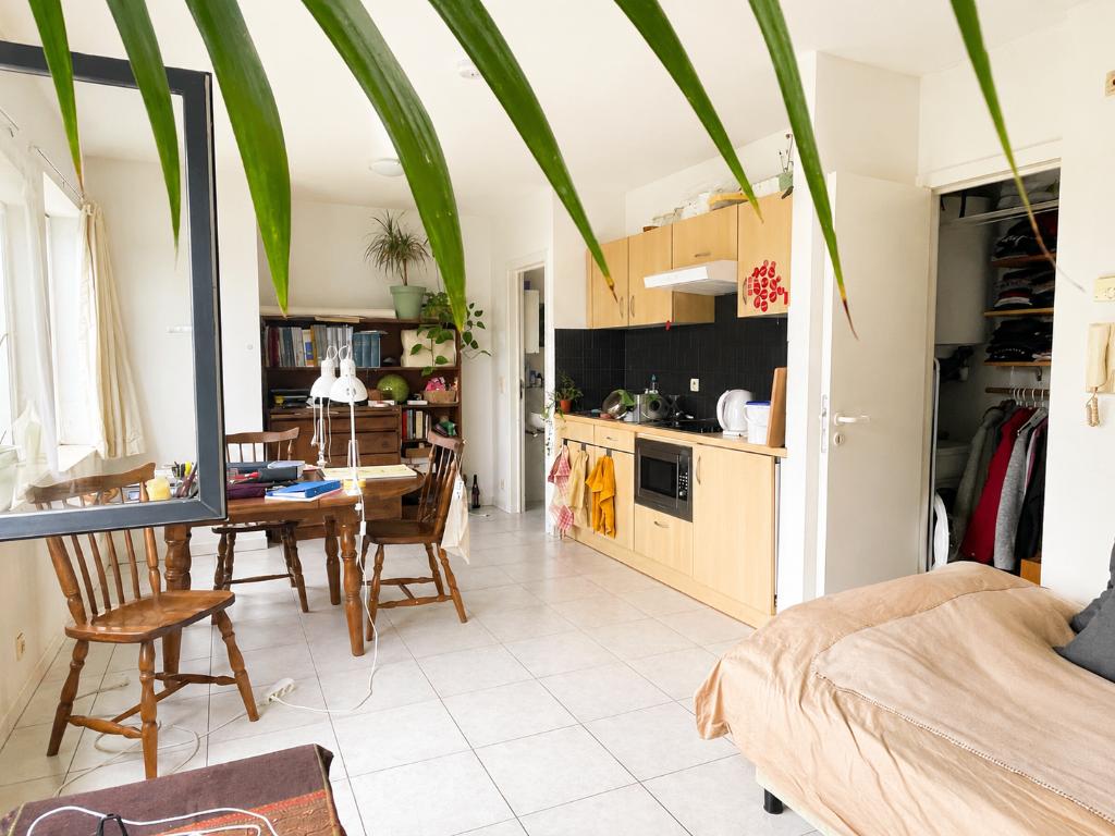 Studio te Gent, Immo, Appartementen en Studio's te huur, 20 tot 35 m², Gent