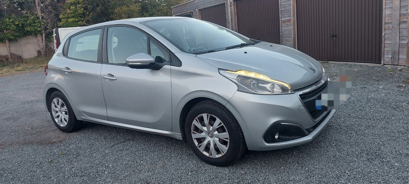 Peugeot 208 Bwj 2017  euro 6b  1.2benz  145000kms AC, Auto's, Euro 6, Handgeschakeld, Particulier, Te koop