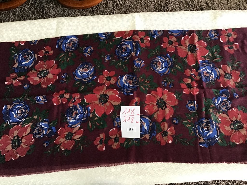 dames sjaal 118 cm op 118 cm en meer andere..., Kleding | Dames, Ophalen of Verzenden, Sjaal