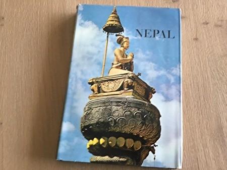 Nepal, land in Azië, i.Himalaya prachtige enz.., Boeken, Reisgidsen, Zo goed als nieuw, Reisgids of -boek, Azië, Ophalen of Verzenden
