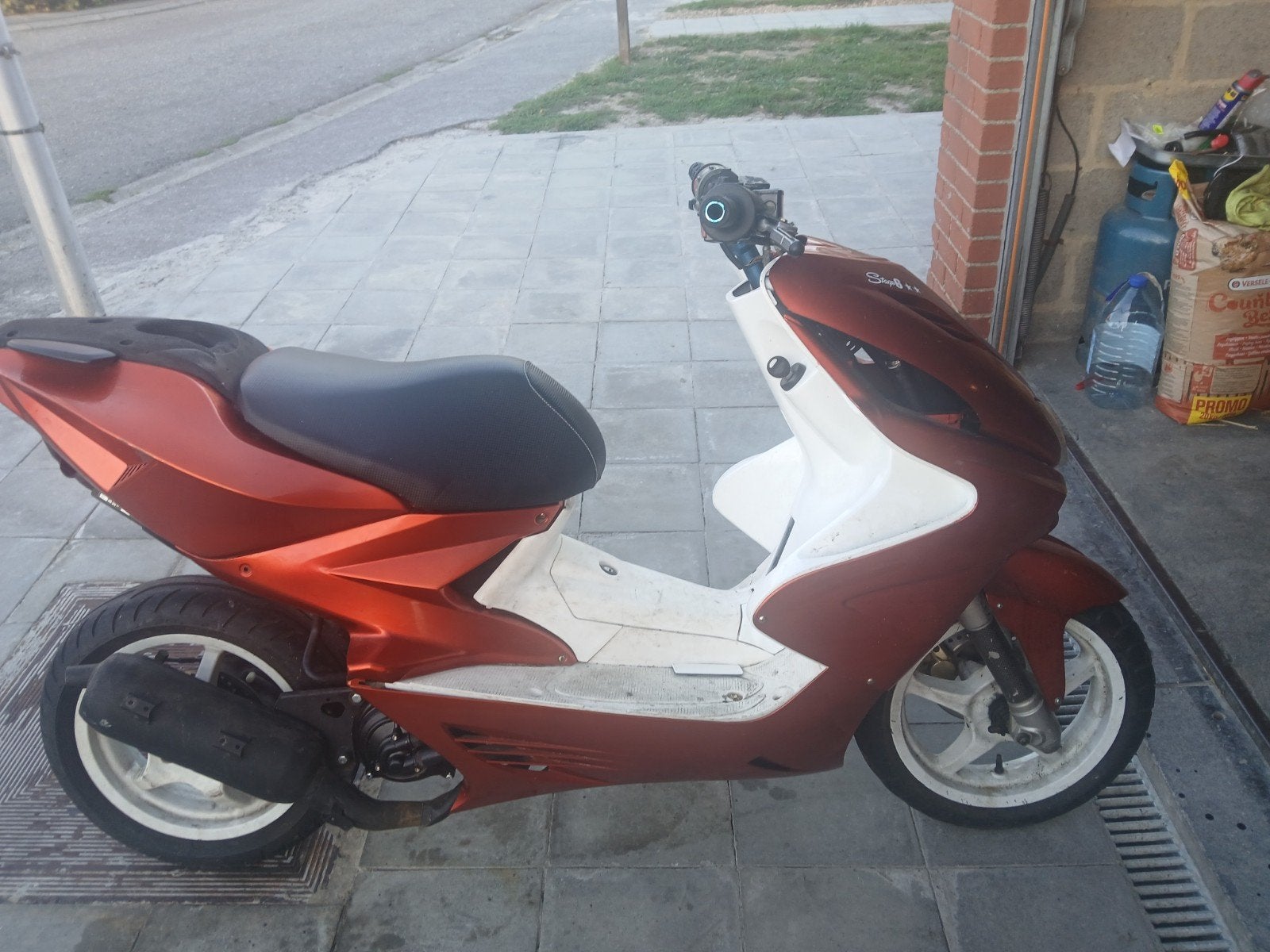 a vendre toutes pièces mbk nitro d origine 25cc papier clef, Vélos & Vélomoteurs, Enlèvement ou Envoi
