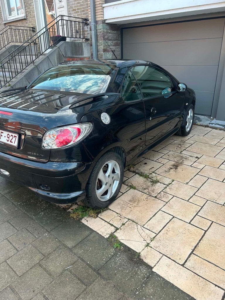 Peugeot 206cc cabriolet, Auto's, Peugeot, Voorwielaandrijving, 4 zetels, Zwart, 4 cilinders