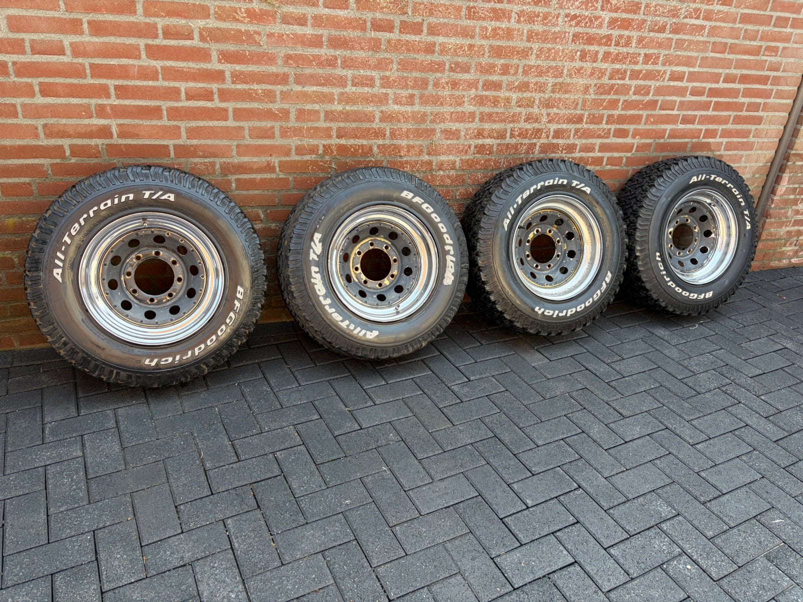 8 gaats velgen bf goodrich 16,5 inch USA chevrolet Gmc dodge, Auto-onderdelen, Banden en Velgen, Ophalen, Band(en)
