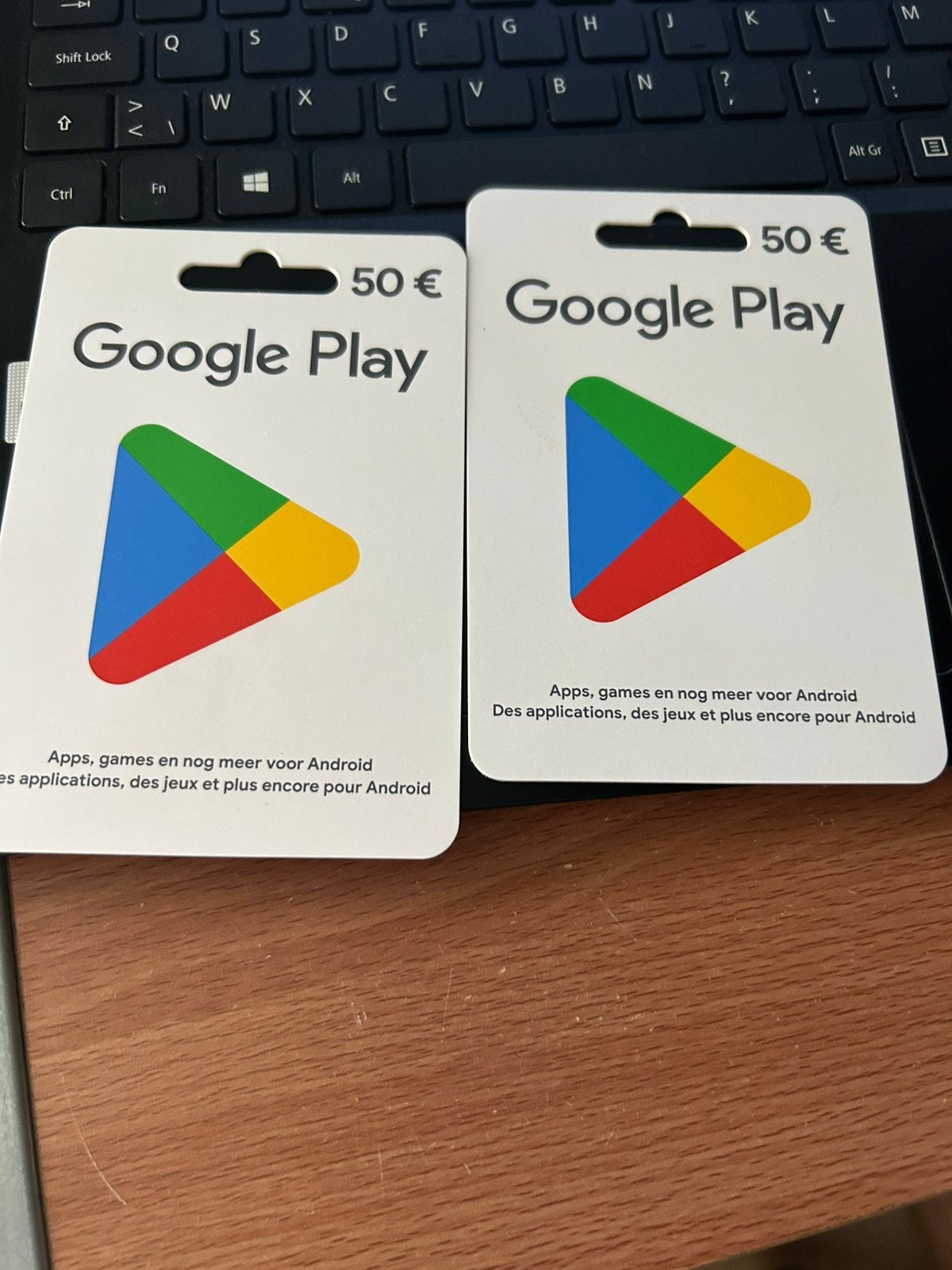 2 Google Play cards., Tickets & Billets, Réductions & Chèques cadeaux, Bon cadeau, Bon Dépôt ou Magasin