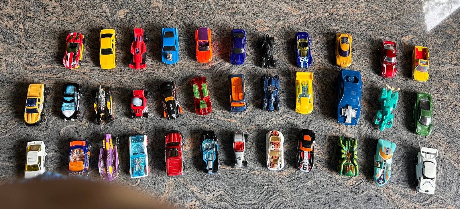 Hotwheels - 35 auto’s, Enfants & Bébés, Enlèvement ou Envoi, Comme neuf