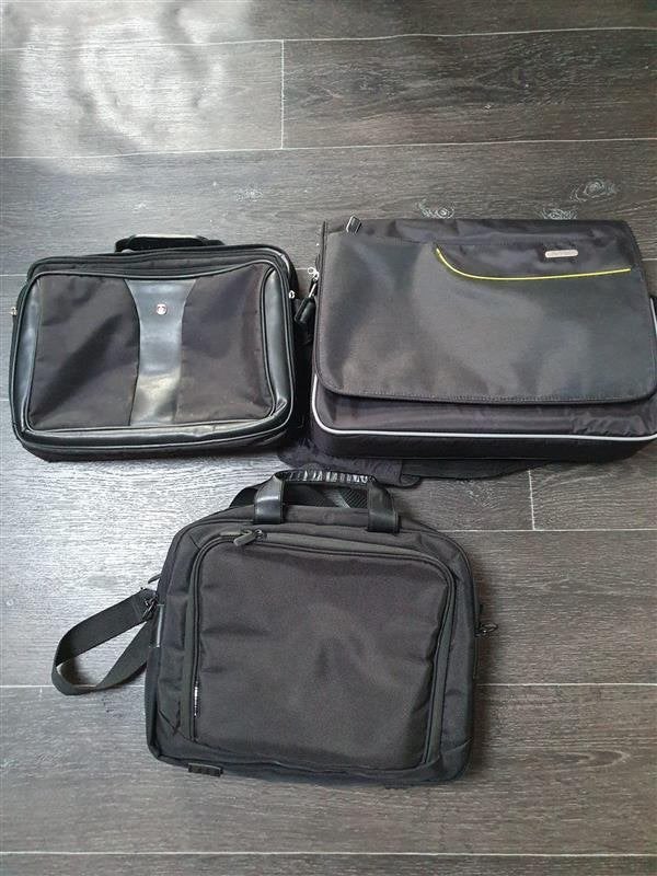 3 - laptoptassen, Computers en Software, Laptoptassen, Ophalen of Verzenden, Zo goed als nieuw