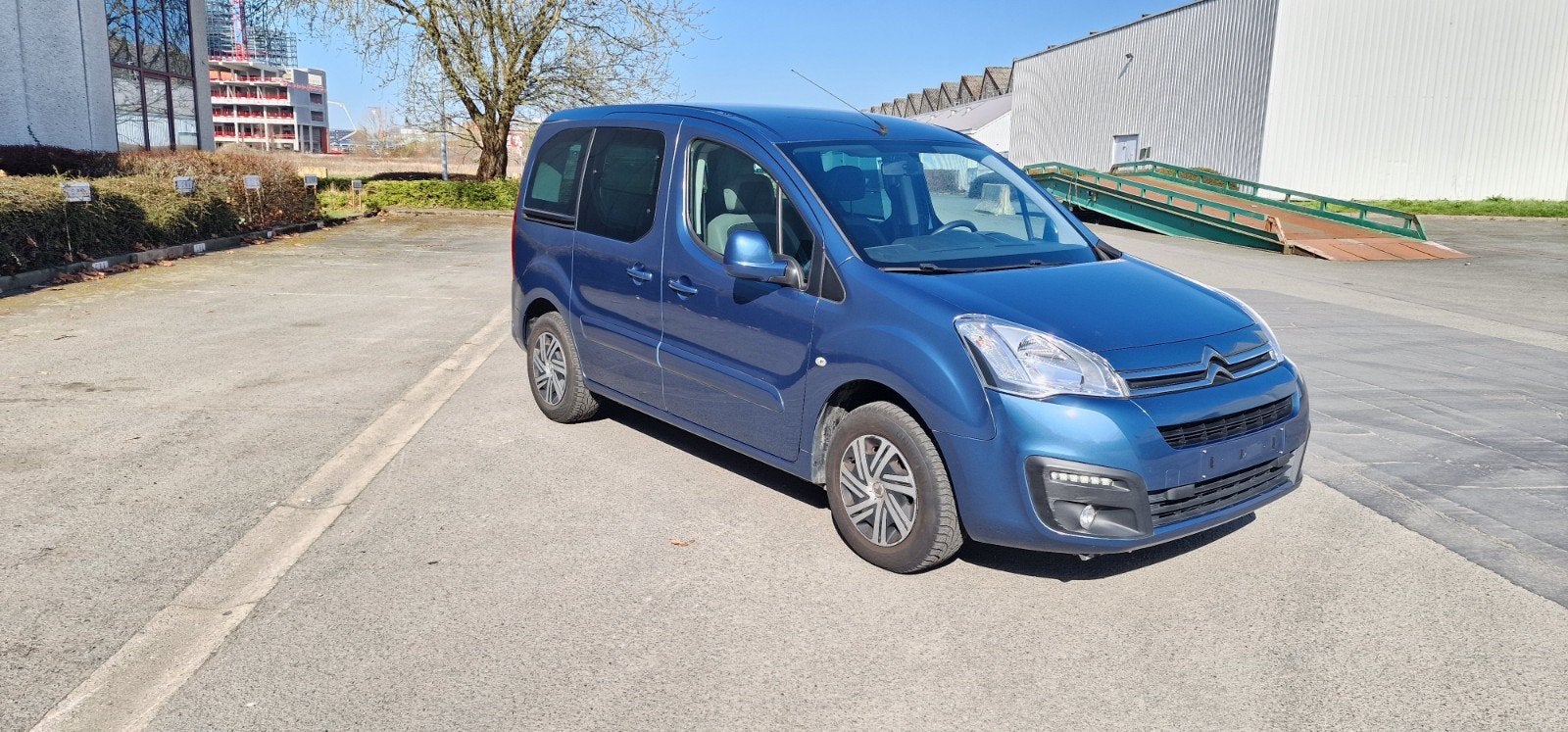 Citroën Berlingo 1.2 Benzine Euro 6 2016 110.000km, Autos, Achat, Euro 6, Entreprise, Boîte manuelle
