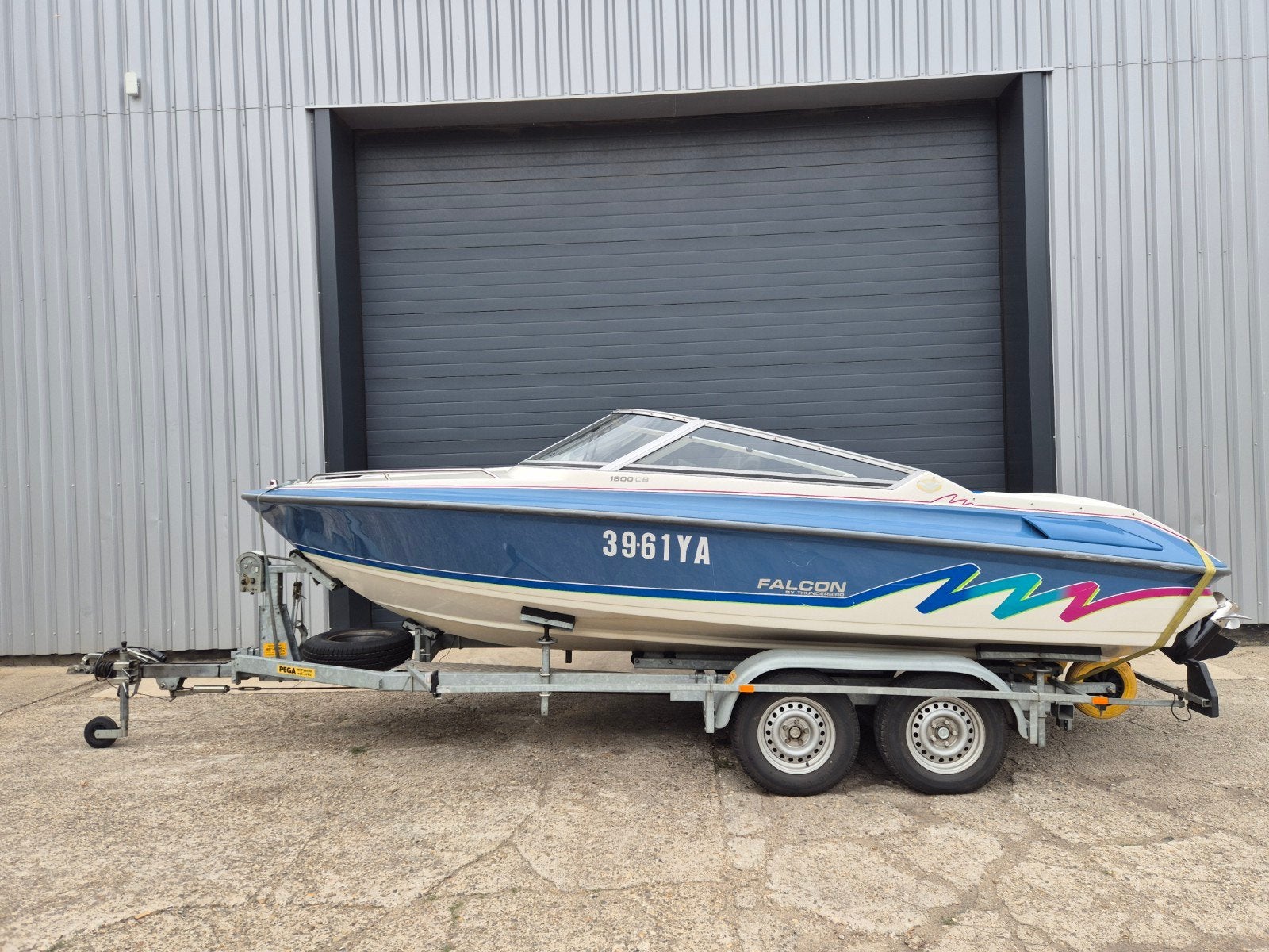 Falcon Speedboot 200 PK motorboot, Watersport en Boten, Ophalen