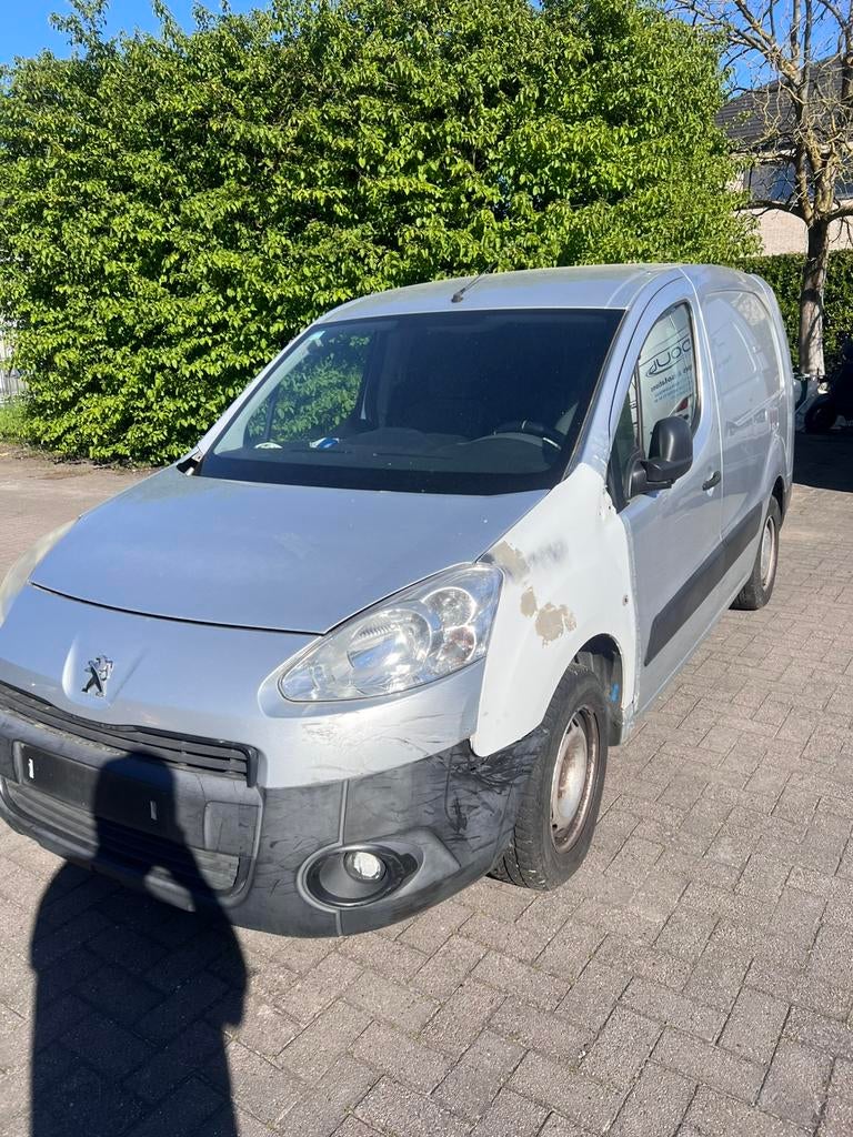 Peugeot partner l2 long chassis (schade), Auto's, Voorwielaandrijving, Euro 5, Stof, Zwart