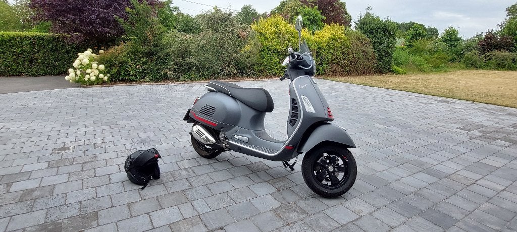 vespa gts 300  bwj 2022, Scooter, Nieuw, Particulier, Automaat