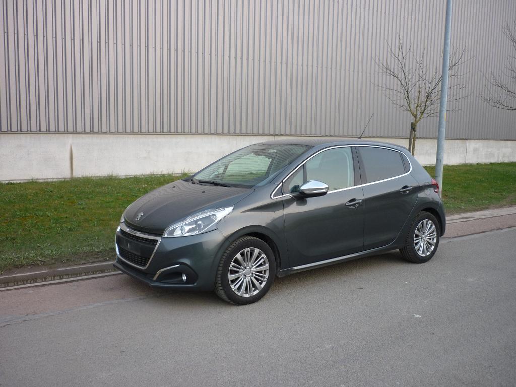 208 1.2i Automatic, Camera, Navi, !!! Garantie !!!, Auto's, Peugeot, Automaat, Stof, Euro 6, Bedrijf