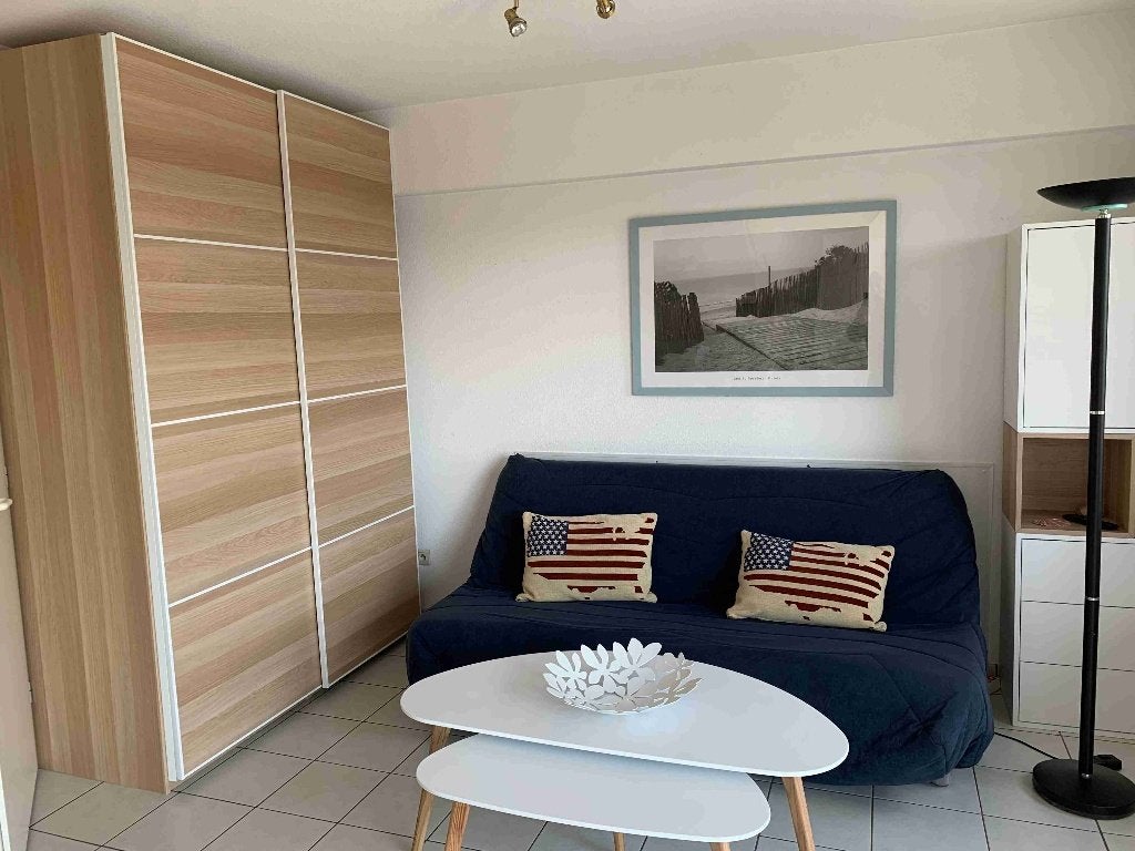 vakantie studio te huur Oostende (Mariakerke), Vakantie, Overige, Tv, Aan zee, Antwerpen of Vlaanderen