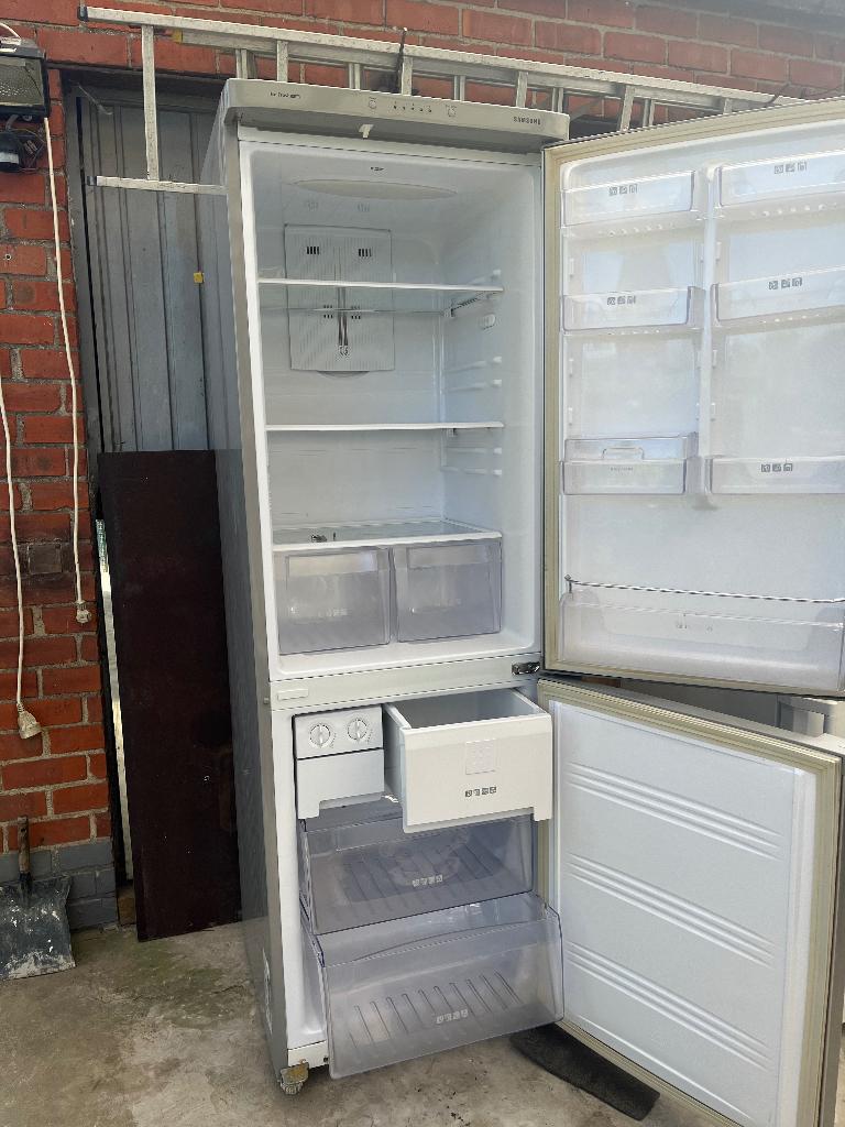 Réfrigérateur, Electroménager, 200 litres ou plus, Enlèvement, Reconditionné, Avec compartiment congélateur