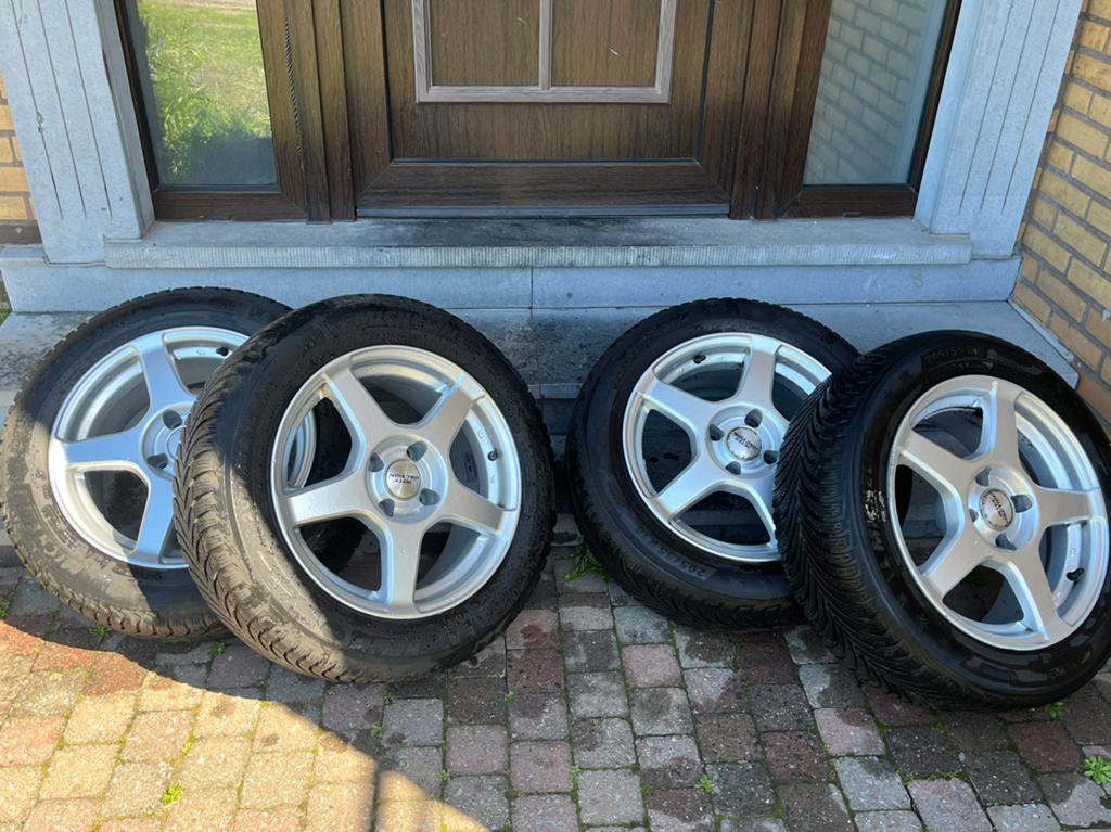 Michelin 205/55 R16 winterbanden op Alu velgen, Auto-onderdelen, Banden en Velgen, Ophalen, 16 inch, Band(en), 205 mm