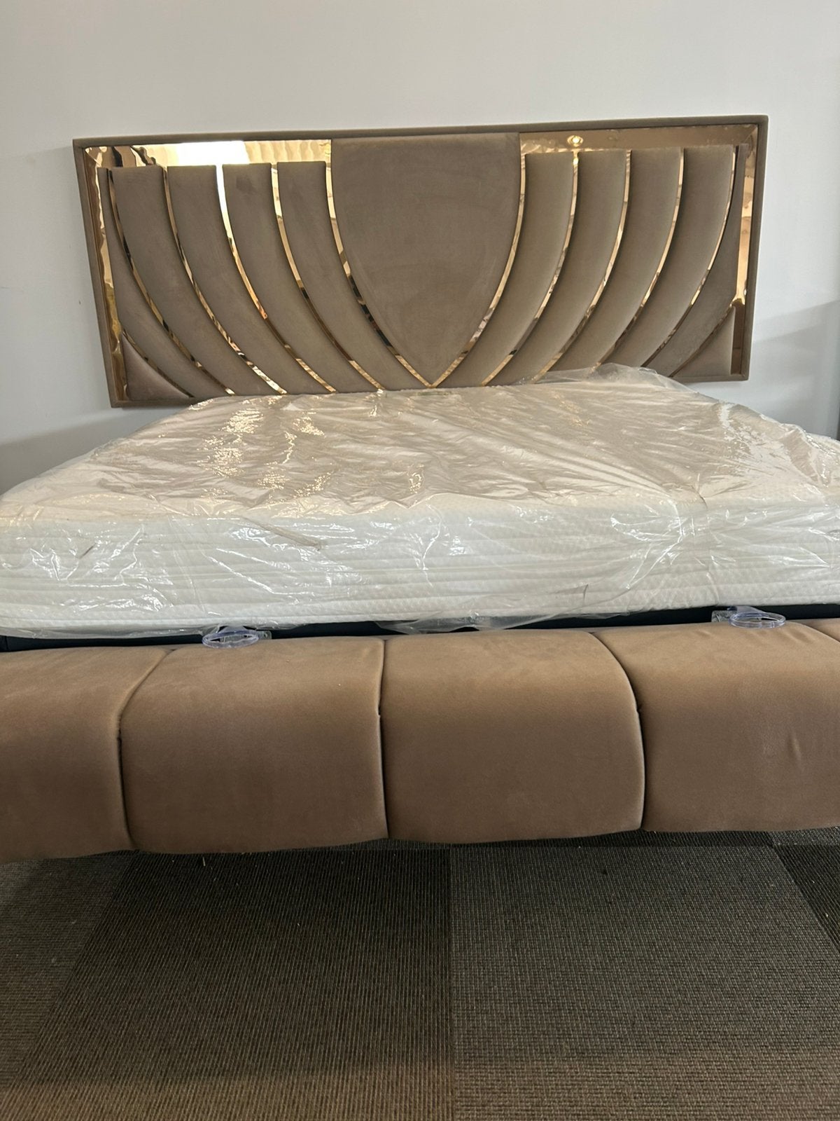 NIEUW bed met handige opbergruimte ( nieuw in verpakking), Huis en Inrichting, Slaapkamer | Boxsprings, Ophalen, Nieuw, 160 cm
