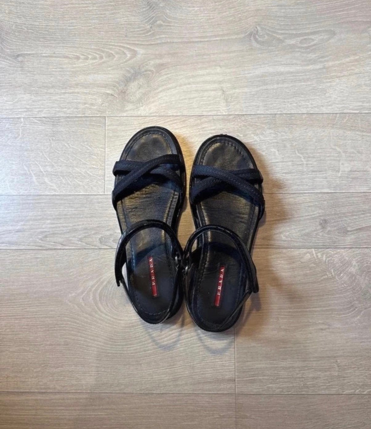 Prada sandalen, Vêtements | Femmes, Enlèvement, Porté, Noir, Sandales et Mûles