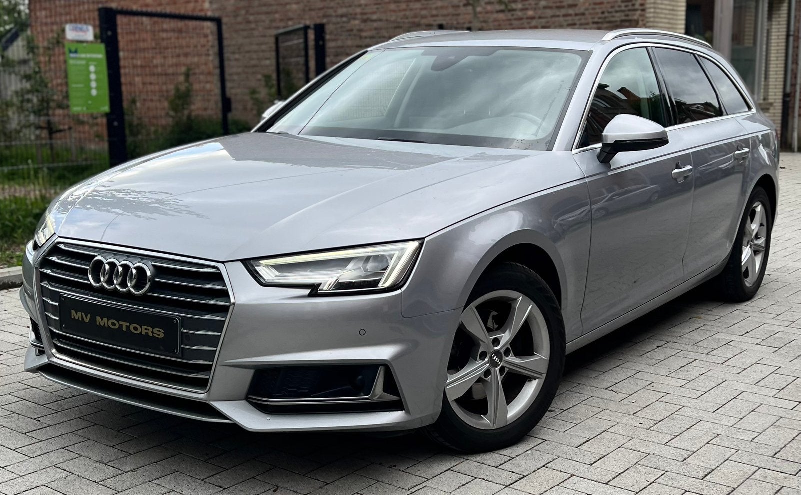 Audi A4 Avant Sport 2019, 2.0 35 TDI Diesel 150 CV, Cuir, Argent ou Gris, Achat, Euro 6