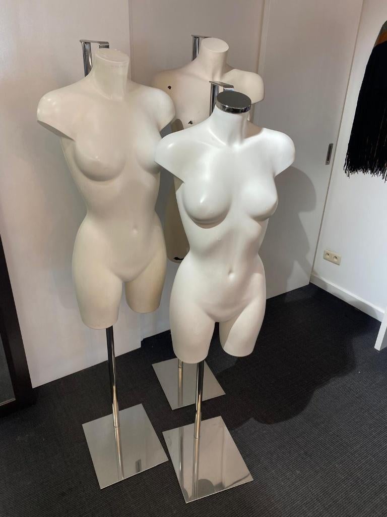 etalage poppen, Ophalen