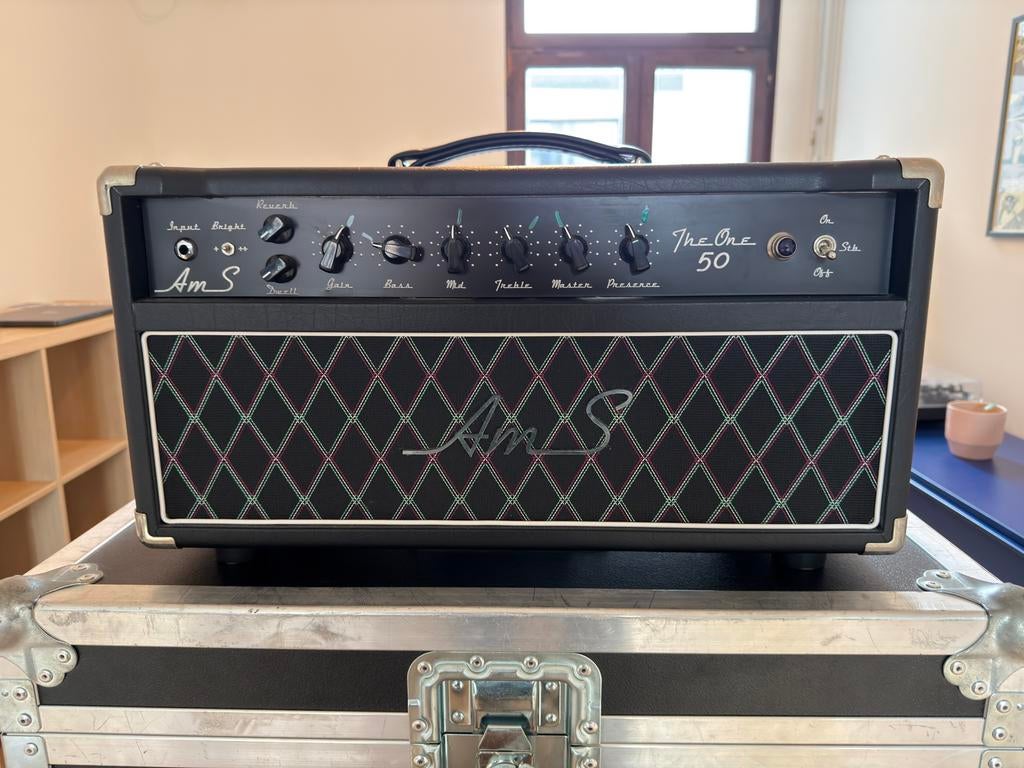 AmS The One 50 + flightcase, Enlèvement, Comme neuf, Guitare, 50 à 100 watts