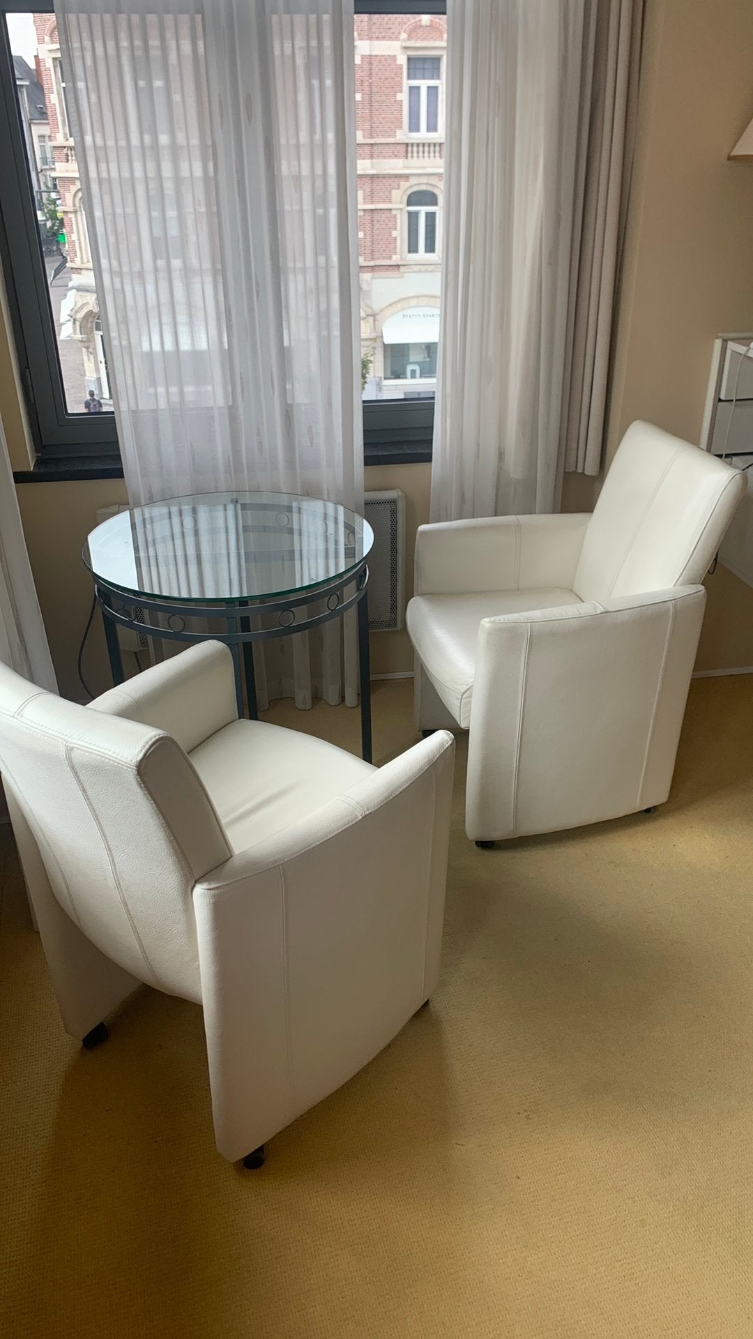 Zeer nette H&H fauteuil zetels in wit leder., Huis en Inrichting, Ophalen, Minder dan 75 cm, Leer, Zo goed als nieuw