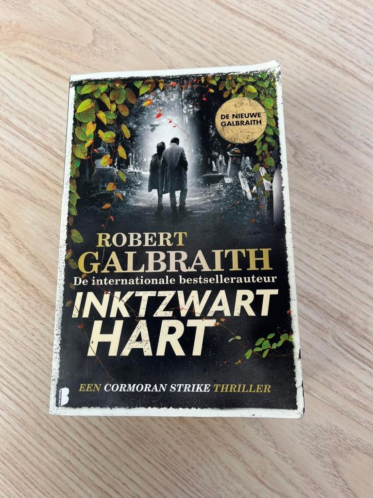Rober Galbraith - Inktzwart hart - Cormoran Strike deel 6, Ophalen of Verzenden, Zo goed als nieuw, Europa overig