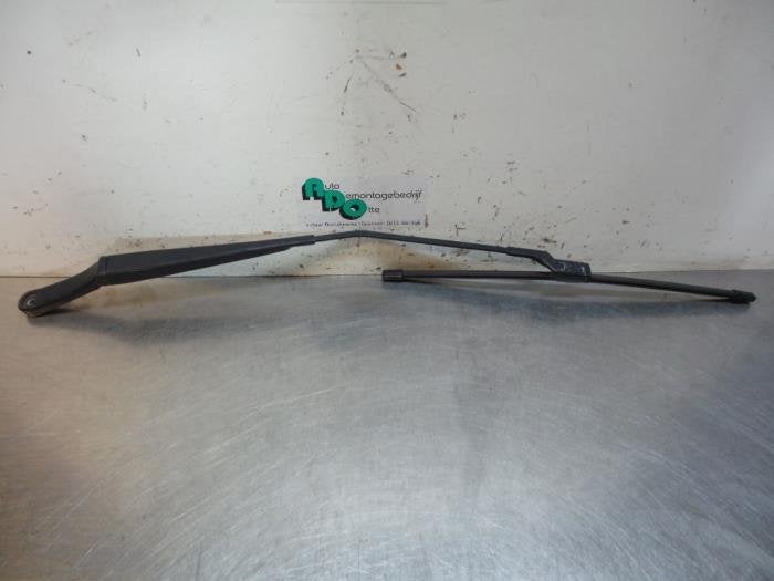 Bras essuie-glace avant d'un Volkswagen Golf (Golf 04-), Volkswagen, -, Utilisé, -