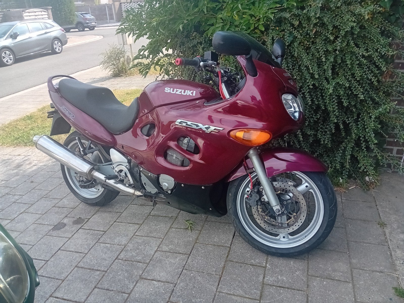 suzuki gsxf 750 cc, Motos, Motos | Suzuki, Particulier