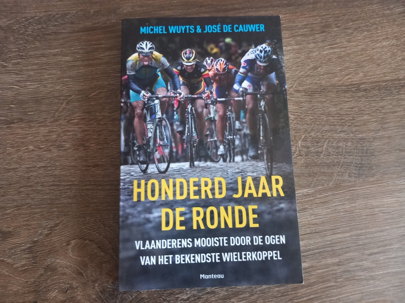 Boek Honderd Jaar De Ronde van Vlaanderen Koers Wielrennen, Boeken, Sportboeken, Ophalen of Verzenden, Zo goed als nieuw, Lopen en Fietsen