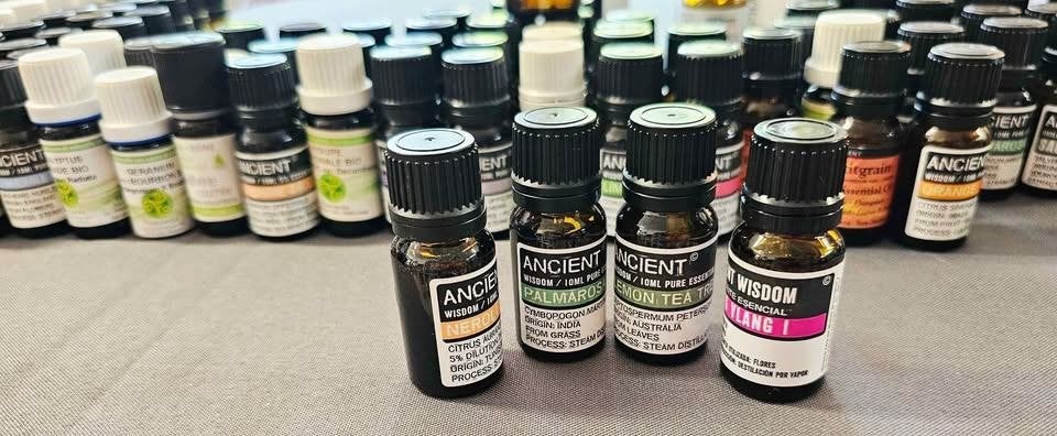 UITBEVOORRADING — BELANGRIJKE PARTIJ ETHERISCHE OLIËN, Handtassen en Accessoires, Uiterlijk | Cosmetica en Make-up, Ophalen of Verzenden