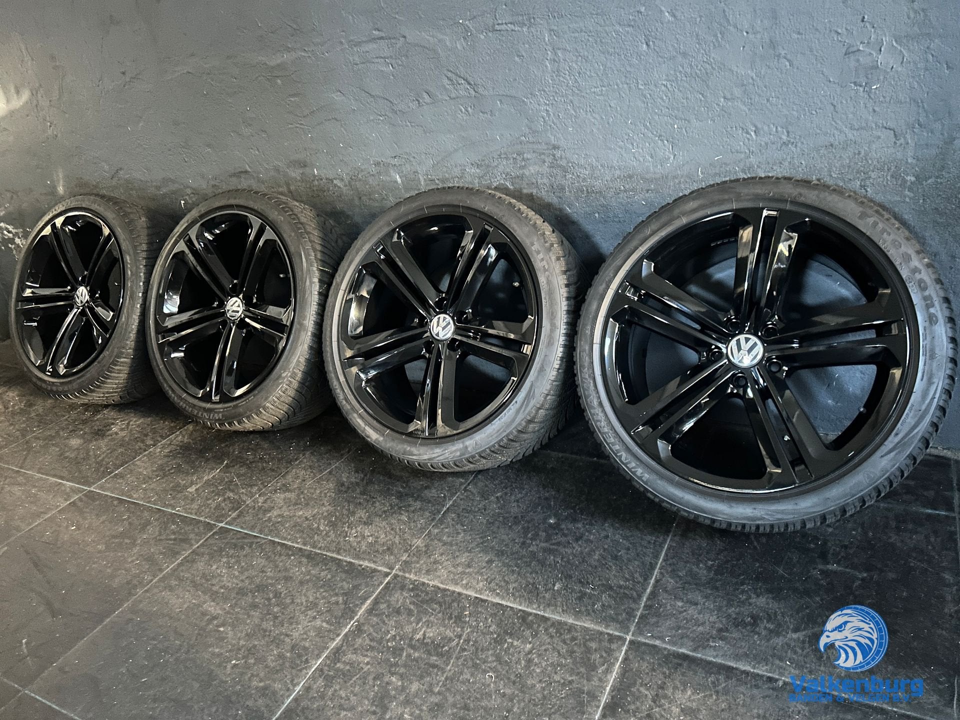5-6mm! Originele VW Tiguan Mallory 19 inch zwarte velgen 5x1, Pneus et Jantes, Véhicule de tourisme, -, 19 pouces